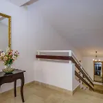 7942d * مالي لوشينغْ