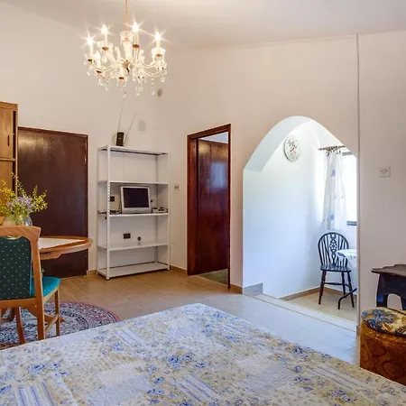 7942d * Mali Lošinj